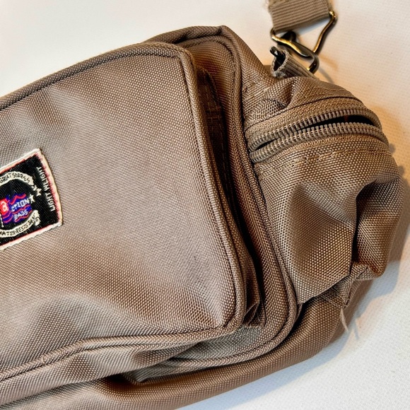 Vintage Retro Action Bags Tan Hiking Water Resistant - Picture 2 of 8